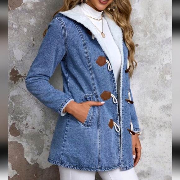 Women's Fall/Winter Long Sleeve Hooded Denim Jacket With Button Closure - Picture 1 of 6